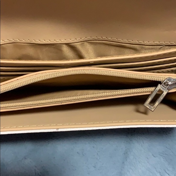 (SOLD) ❌GUESS long pink wallet - Picture 3 of 6